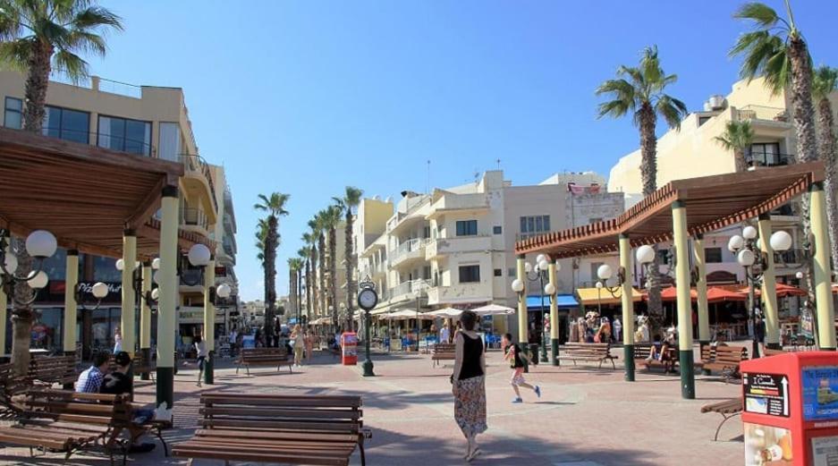 Perfect Tourist Accommodation In Bugibba Square! 圣保罗湾城 外观 照片
