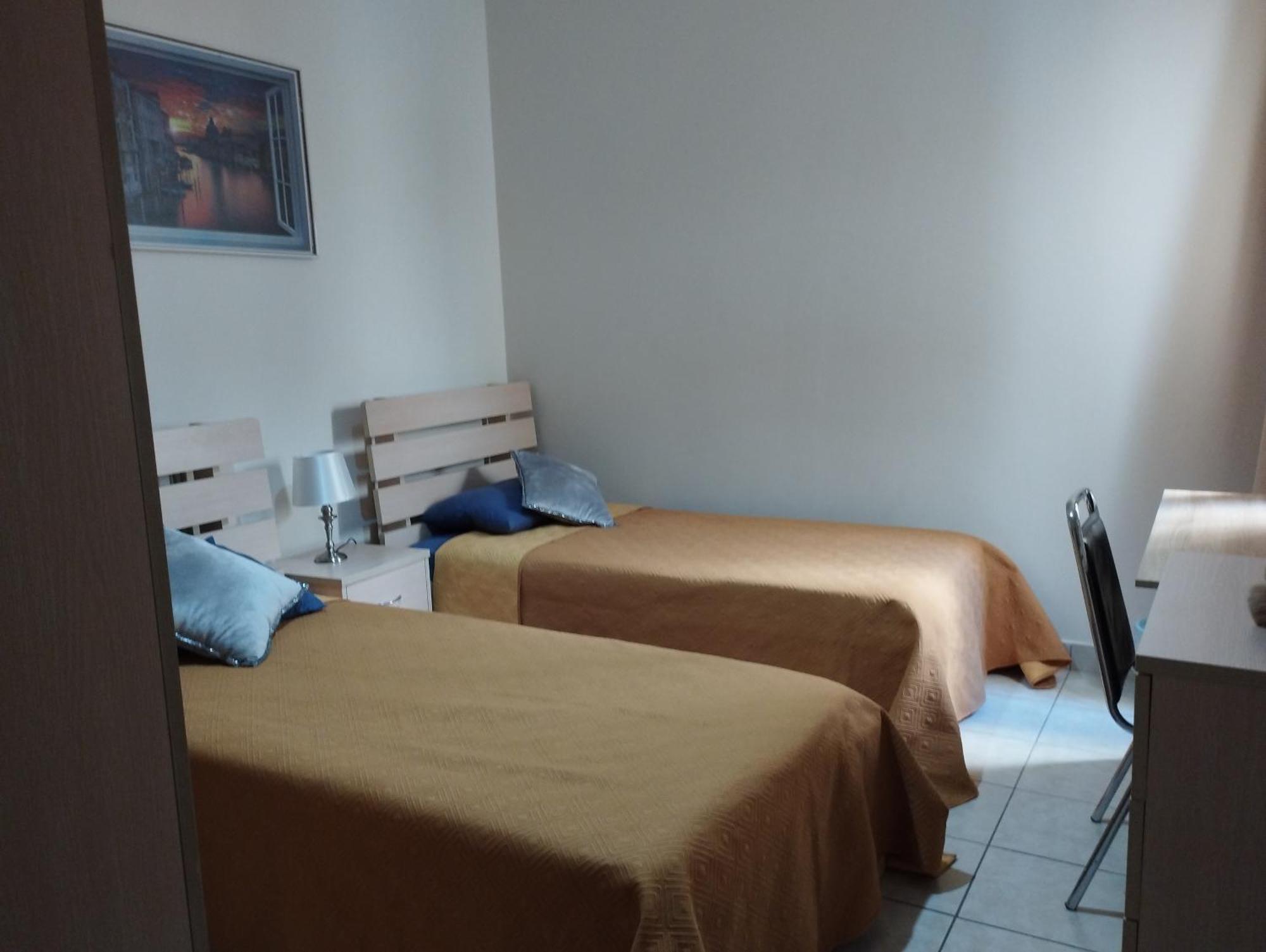 Perfect Tourist Accommodation In Bugibba Square! 圣保罗湾城 外观 照片