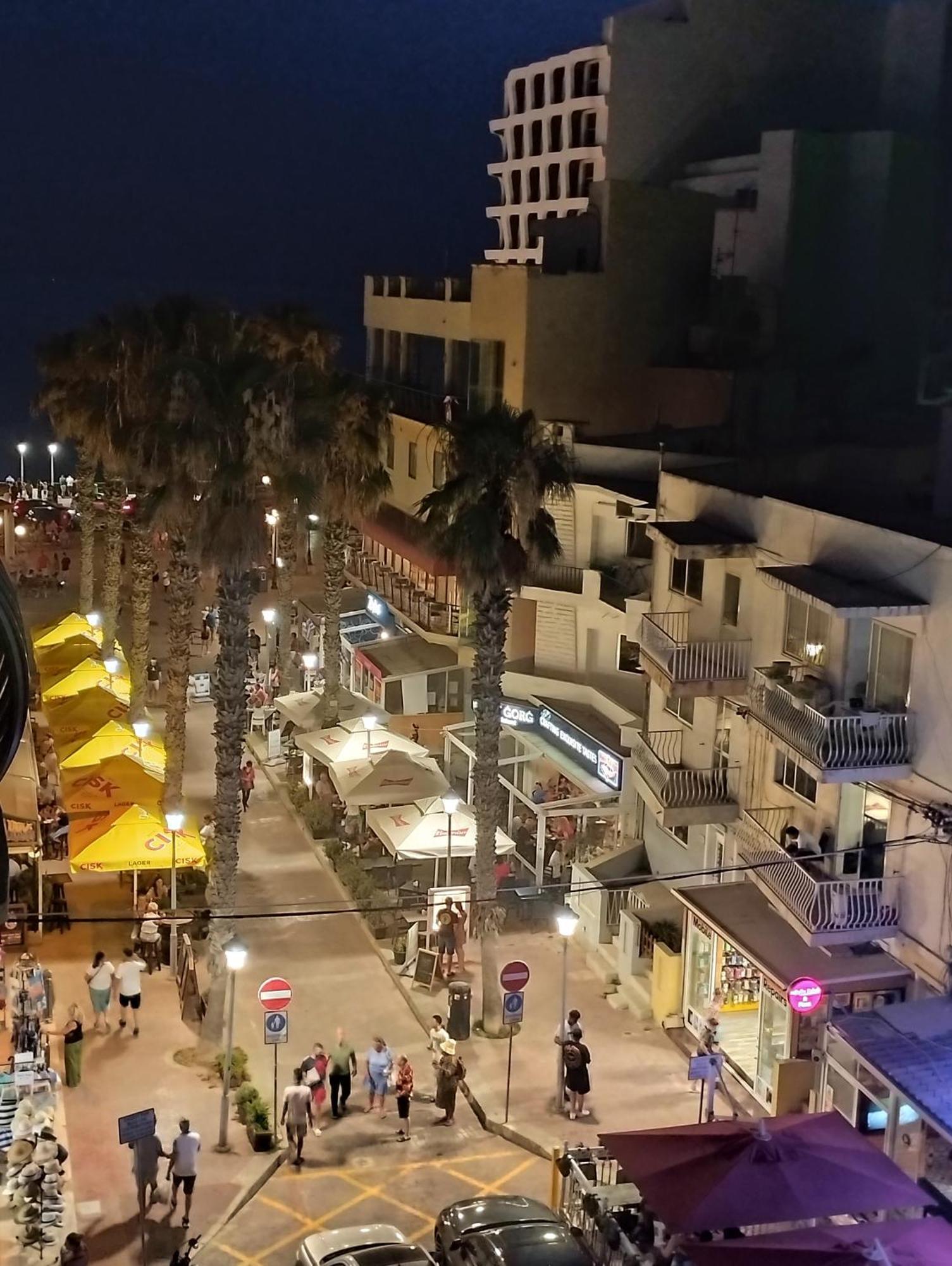Perfect Tourist Accommodation In Bugibba Square! 圣保罗湾城 外观 照片